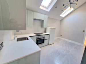 One-bedroom flat available