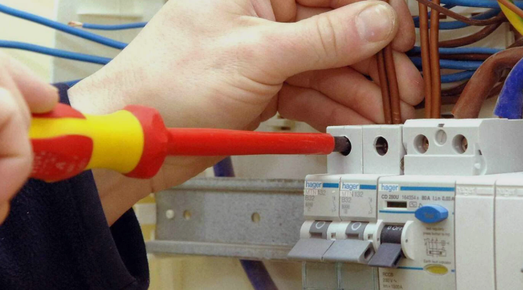 Hocine – Qualified Electrician (ECS)